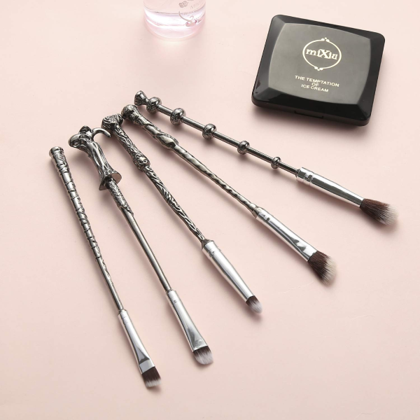 Hogwarts-inspired Enchanted Wand Makeup Brush Set – 5-Piece for Foundation Blending Blush Concealer Eyebrow Face Powder - Image 4